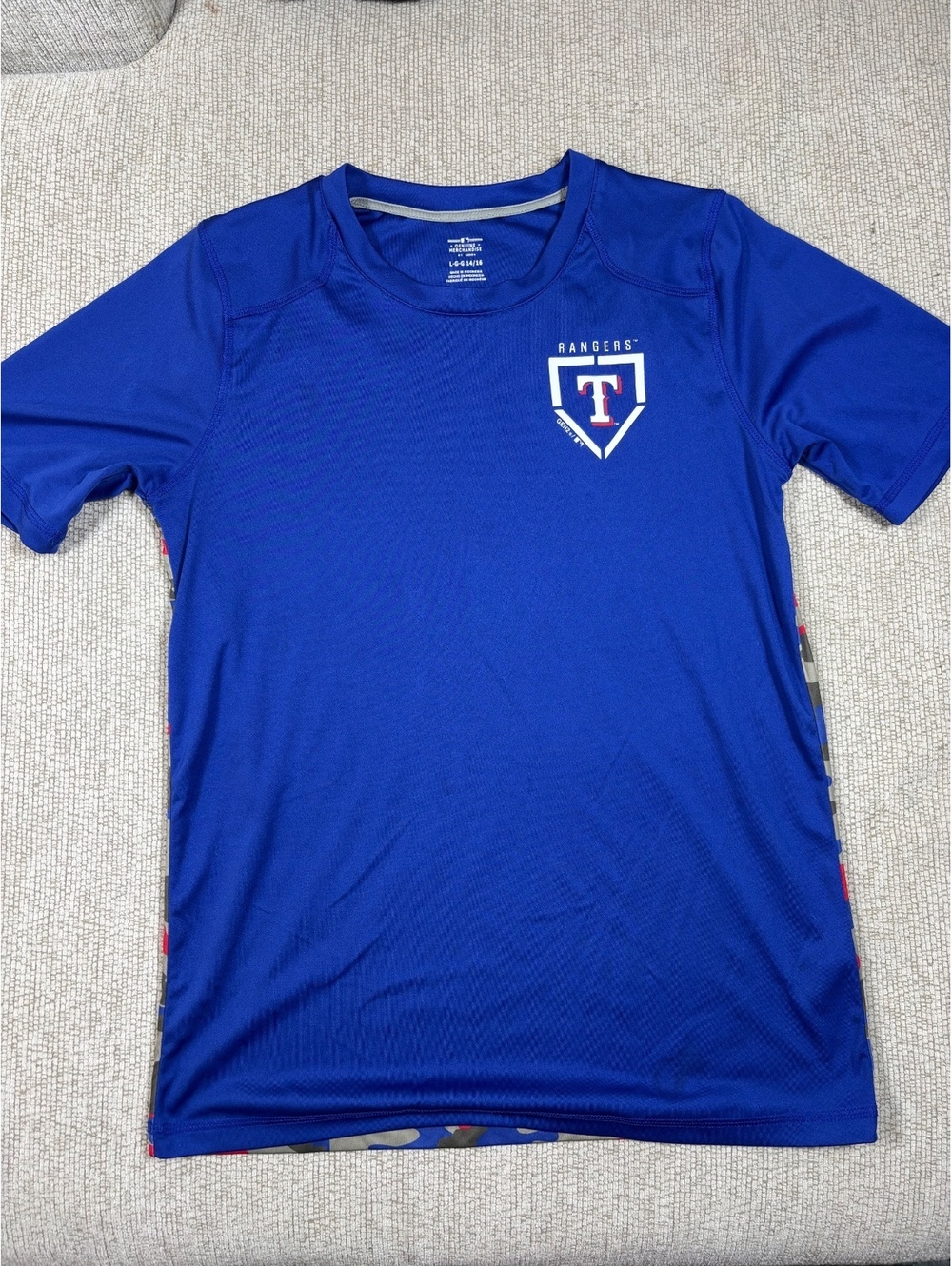 MLB Genuine Merchandise Boys L 14/16 Blue Texas Rangers Activewear Shirt